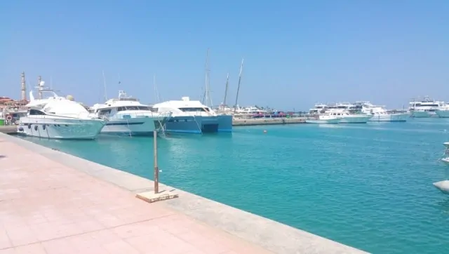 Holiday-Rentals-Close-To-The-New-Marina-in-Hurghada-Free-WIFI-www.apartmentsinhurghada.com-2 Holiday Rentals Close To The New Marina in Hurghada - Free WIFI - Book Online at www.apartmentsinhurghada.com