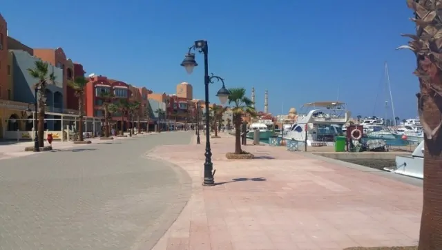 Holiday-Rentals-Close-To-The-New-Marina-in-Hurghada-Free-WIFI-www.apartmentsinhurghada.com-4 Holiday Rentals Close To The New Marina in Hurghada - Free WIFI - Book Online at www.apartmentsinhurghada.com