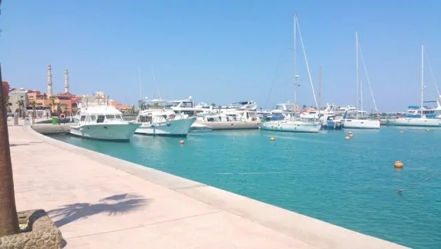 Holiday-Rentals-Close-To-The-New-Marina-in-Hurghada-Free-WIFI-www.apartmentsinhurghada.com-6 Holiday Rentals Close To The New Marina in Hurghada - Free WIFI - Book Online at www.apartmentsinhurghada.com
