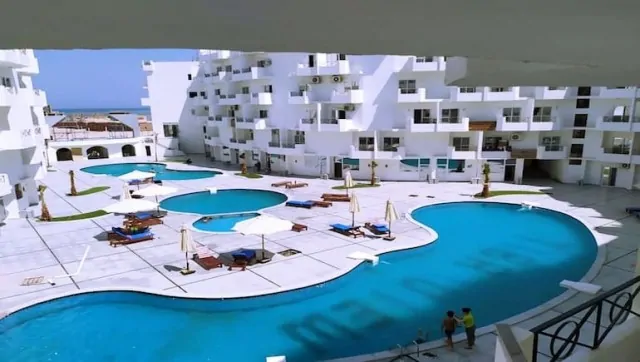 Book a Holiday Rental With Unobstructed Panoramic Sea Views in Hurghada With Balcony - Tiba Resort Hurghada - Book Online on www.apartmentsinhurghada.com --11 Book a Holiday Rental With Unobstructed Panoramic Sea Views in Hurghada With Balcony - Tiba Resort Hurghada - Book Online on www.apartmentsinhurghada.com