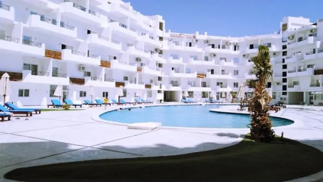 Book a Holiday Rental With Unobstructed Panoramic Sea Views in Hurghada With Balcony - Tiba Resort Hurghada - Book Online on www.apartmentsinhurghada.com -5 Book a Holiday Rental With Unobstructed Panoramic Sea Views in Hurghada With Balcony - Tiba Resort Hurghada - Book Online on www.apartmentsinhurghada.com